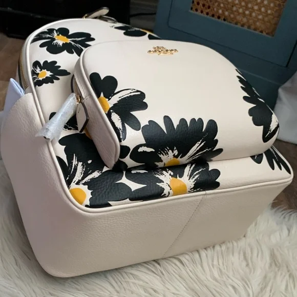 Coach Court Backpack - Picture 5 of 9